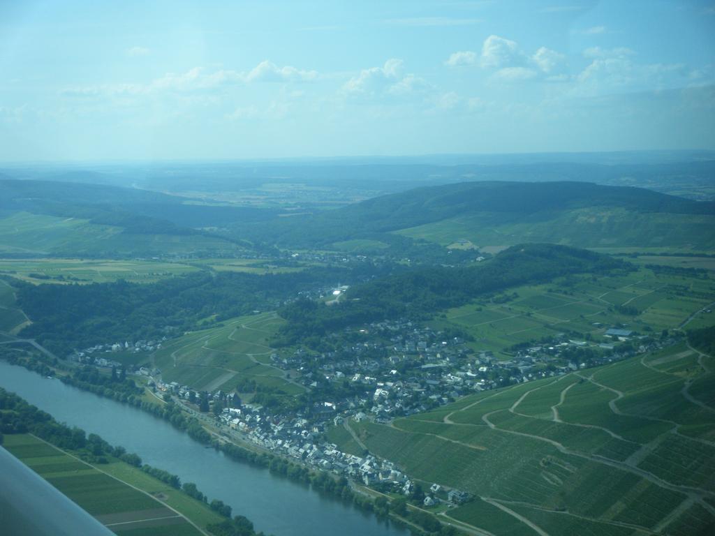 Ferienwohnungen "Moselblick" Lieser Rum bild